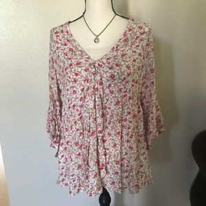 Floral light weight v neck blouse